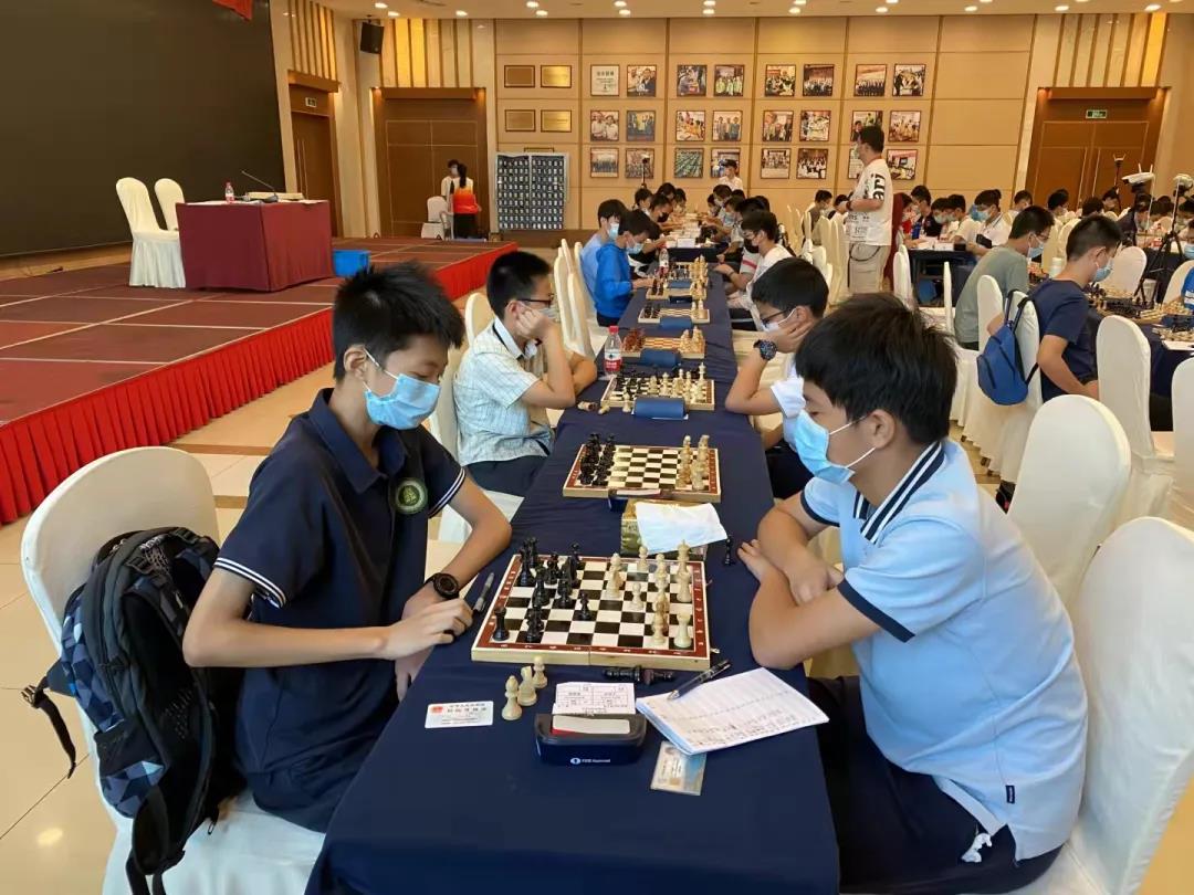 冷静的厮杀黑白的世界我在应战朝晖初中国际象棋队载誉荣归