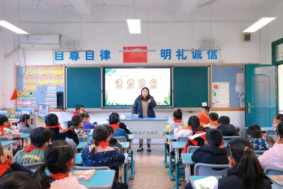 湘湖小学防范未燃安全童行