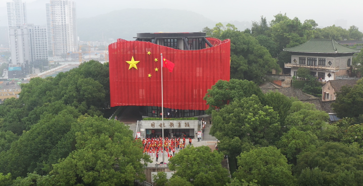 祖国颂家国情怀∣国旗教育馆讲解员许嘉妮我第1530次讲国旗故事